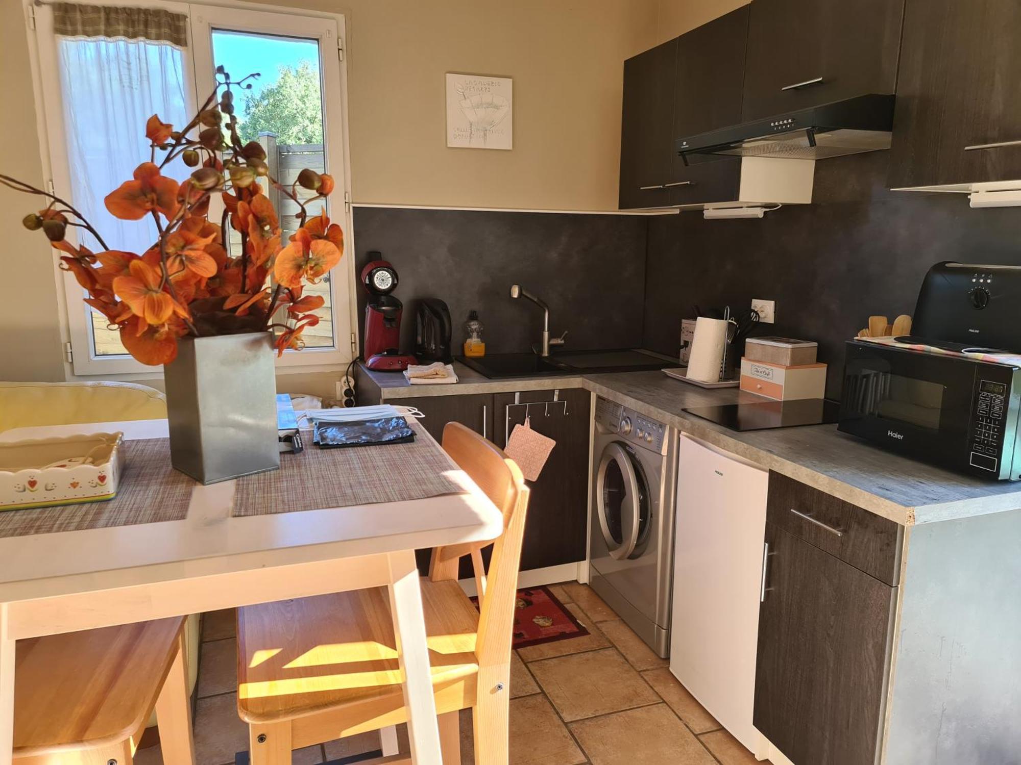 3 indépendants dans villa avec piscine terrasse, jardin, parking clos, wifi Meyreuil Esterno foto