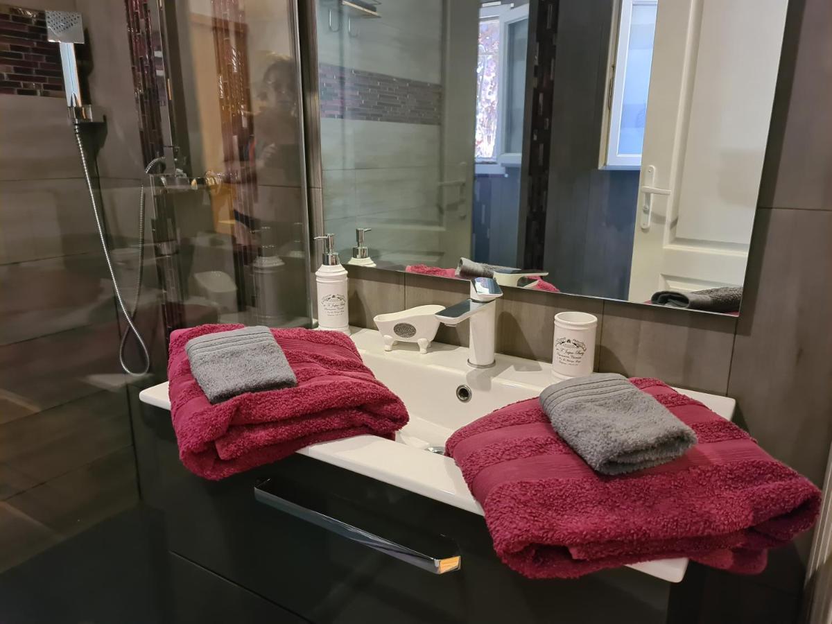 3 indépendants dans villa avec piscine terrasse, jardin, parking clos, wifi Meyreuil Esterno foto