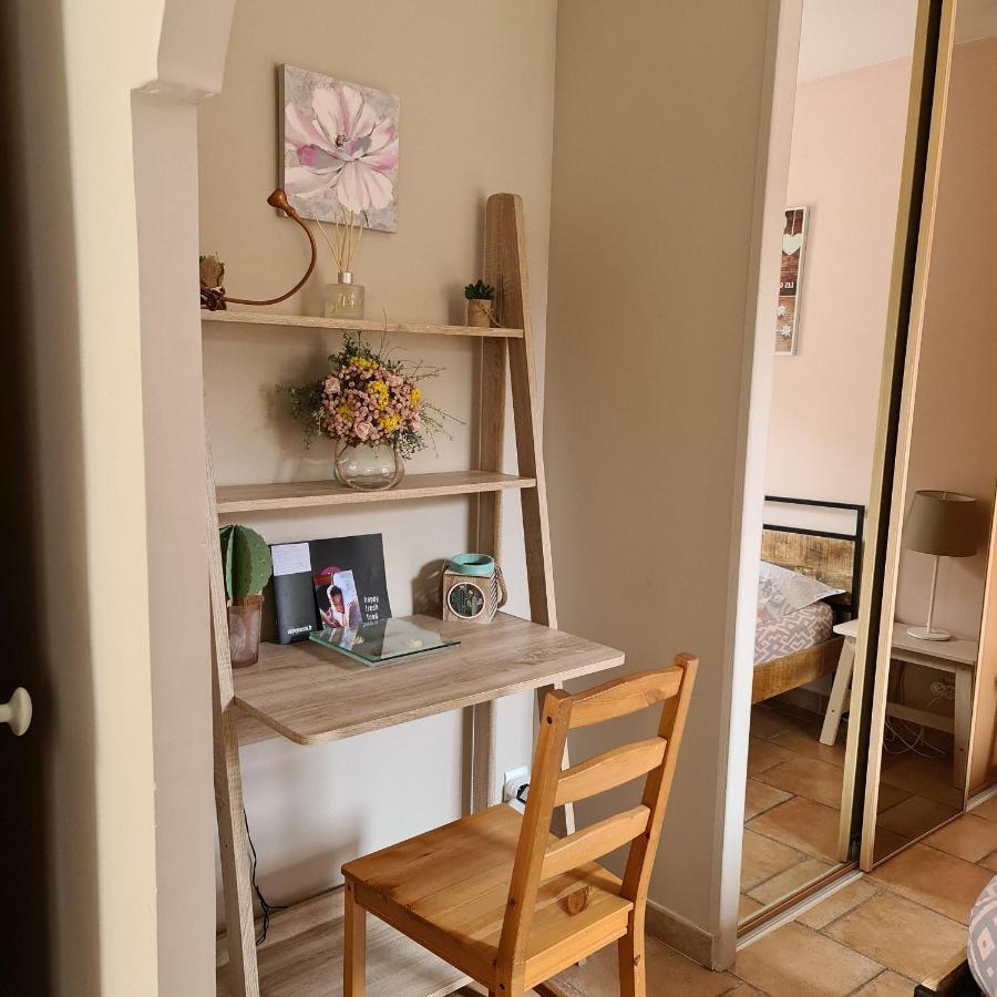 3 indépendants dans villa avec piscine terrasse, jardin, parking clos, wifi Meyreuil Esterno foto
