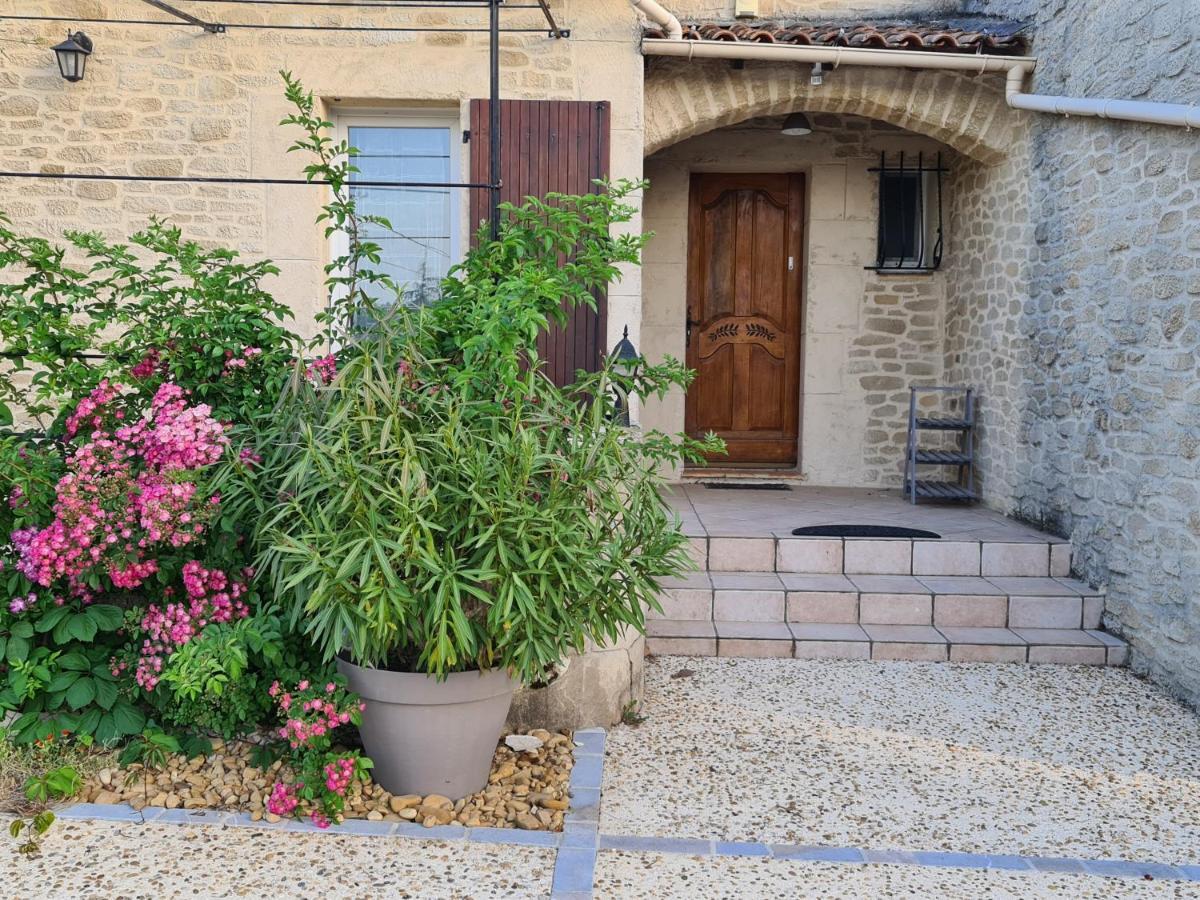 3 indépendants dans villa avec piscine terrasse, jardin, parking clos, wifi Meyreuil Esterno foto