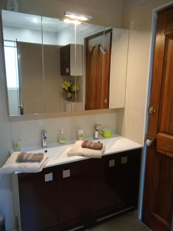3 indépendants dans villa avec piscine terrasse, jardin, parking clos, wifi Meyreuil Esterno foto