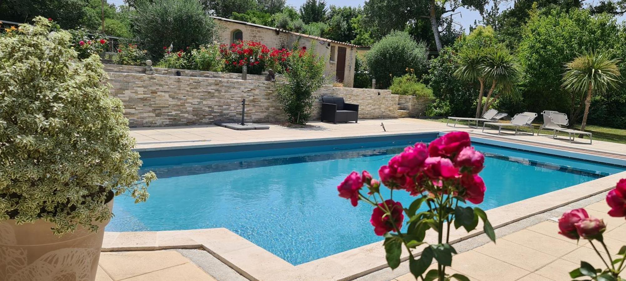 3 indépendants dans villa avec piscine terrasse, jardin, parking clos, wifi Meyreuil Esterno foto