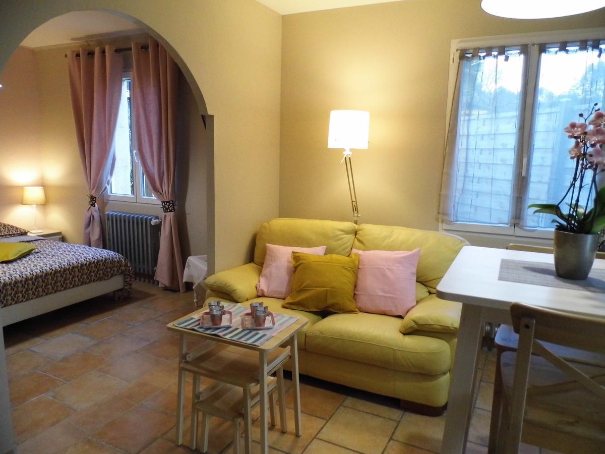 3 indépendants dans villa avec piscine terrasse, jardin, parking clos, wifi Meyreuil Esterno foto