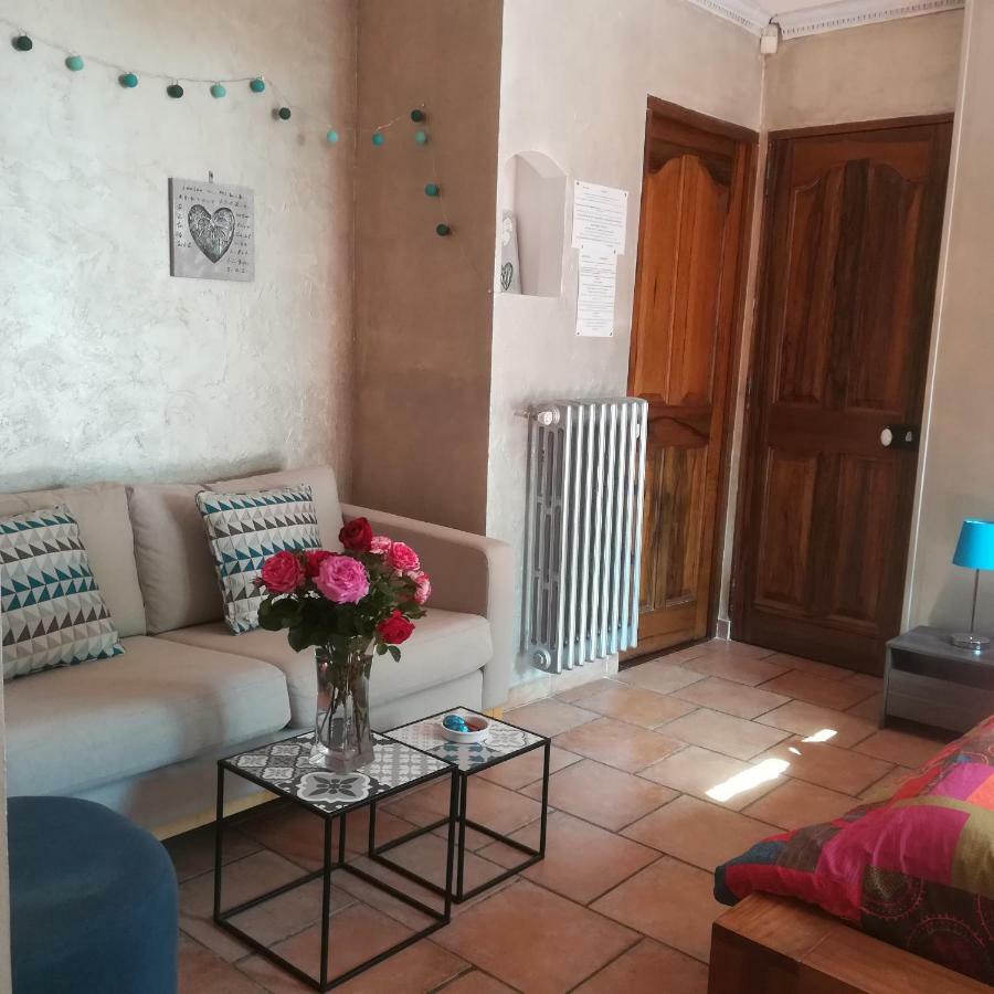 3 indépendants dans villa avec piscine terrasse, jardin, parking clos, wifi Meyreuil Esterno foto