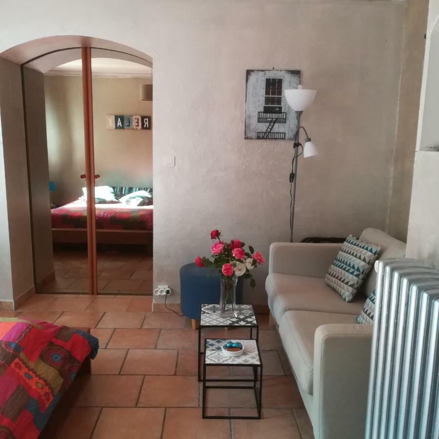 3 indépendants dans villa avec piscine terrasse, jardin, parking clos, wifi Meyreuil Esterno foto