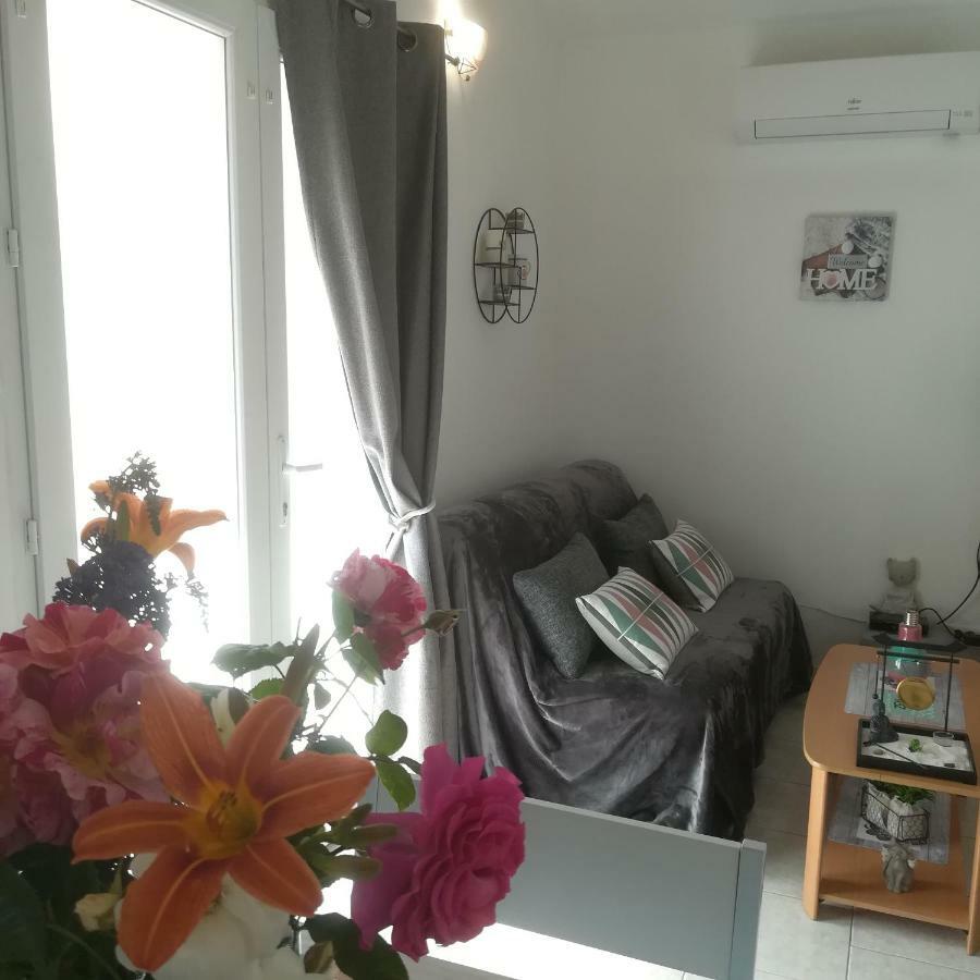 3 indépendants dans villa avec piscine terrasse, jardin, parking clos, wifi Meyreuil Esterno foto
