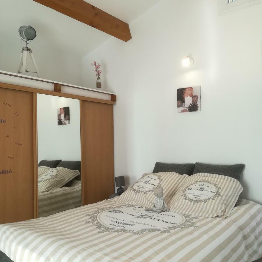 3 indépendants dans villa avec piscine terrasse, jardin, parking clos, wifi Meyreuil Esterno foto